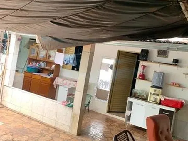 Imagem 7: Casa com Barracão no Fundo Trindade Dona Íris 2