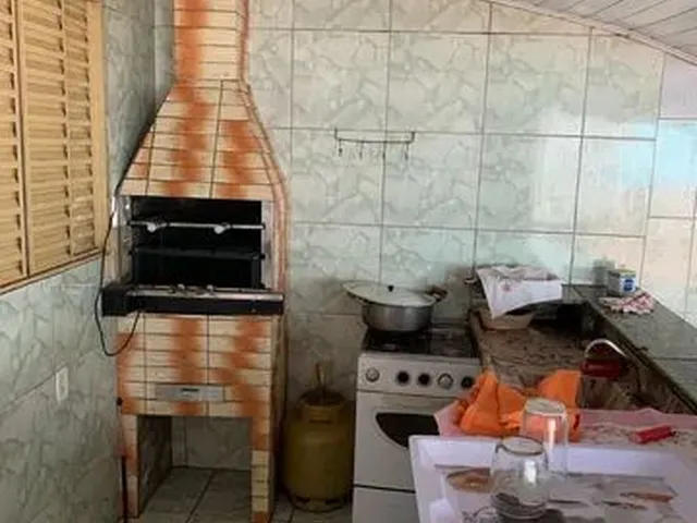 Imagem 11: Casa com Barracão no Fundo Trindade Dona Íris 2