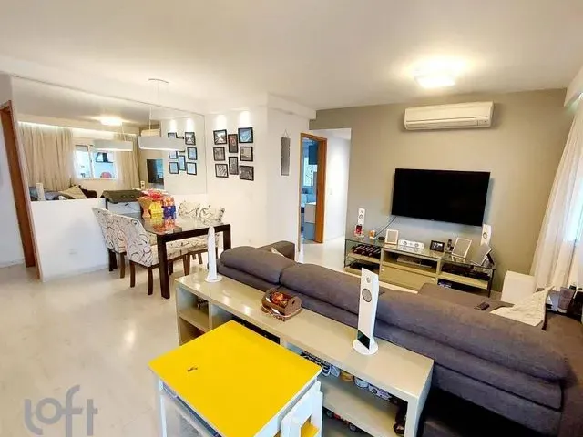 Imagem: O apartamento possui 2 Dormitórios, 1 Suíte, 3 Banheiros,