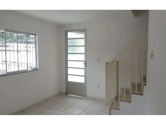 Imagem 7: Casa com Três Quartos e Cobertura!!!