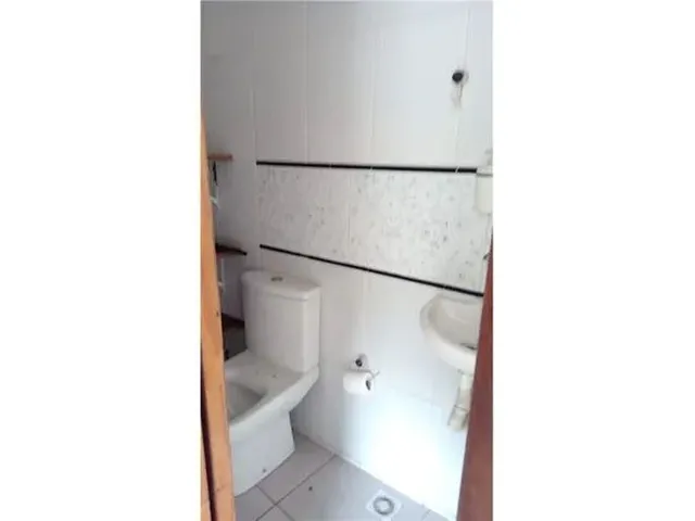 Imagem 8: Casa com Três Quartos e Cobertura!!!