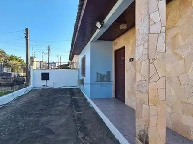 Imagem: Ótima Casa Semimobiliada com 03 Dormitórios