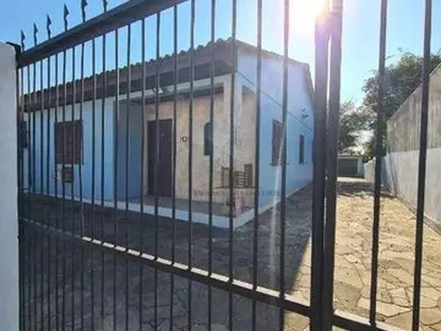 Imagem 12: Ótima Casa Semimobiliada com 03 Dormitórios, Suíte, Garagem Fechada para 2 Carros, No