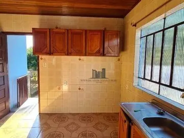 Imagem 15: Ótima Casa Semimobiliada com 03 Dormitórios, Suíte, Garagem Fechada para 2 Carros, No