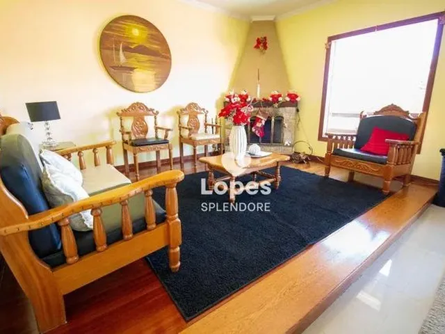 Imagem: Casa com 4 Quartos À Venda, 404 M² por