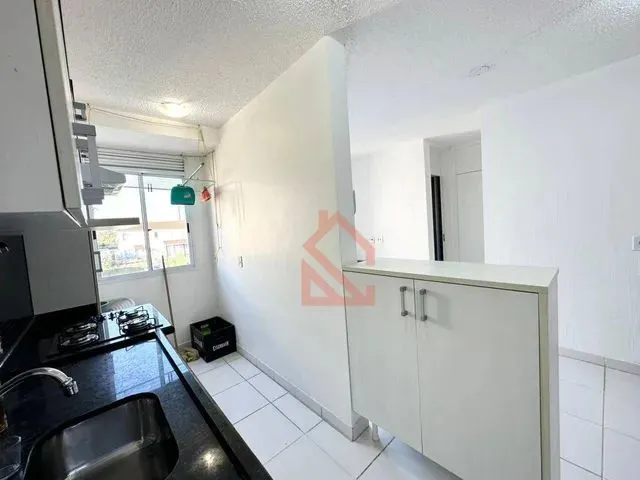 Imagem: O apartamento possui 2 Dormitórios, 1 Banheiro, 1 Vaga na