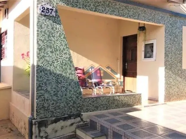 Imagem: Casa com 3 Dormitórios À Venda, 180 M²