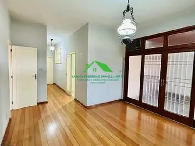 Imagem: Excelente Casa com 02 Pavimentos no Bairro