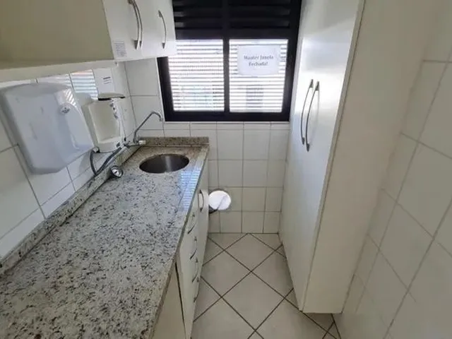 Imagem 2: Sala Comercial com Vista para o Mar na Orla de Coqueiros - Florianópolis