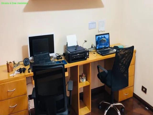 Imagem 7: Ótima Casa em Condomínio Fechado, Conservação Impecável, Bem Localizada, Distante