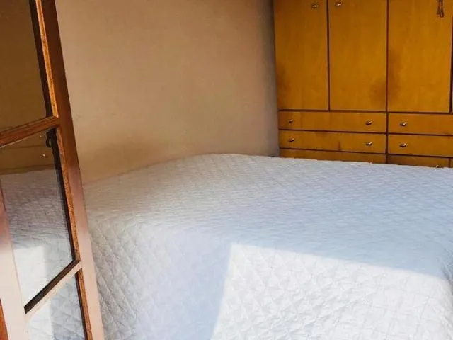 Imagem 9: Ótima Casa em Condomínio Fechado, Conservação Impecável, Bem Localizada, Distante