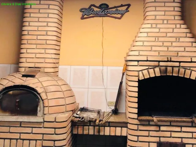 Imagem 2: Ótima Casa em Condomínio Fechado, Conservação Impecável, Bem Localizada, Distante