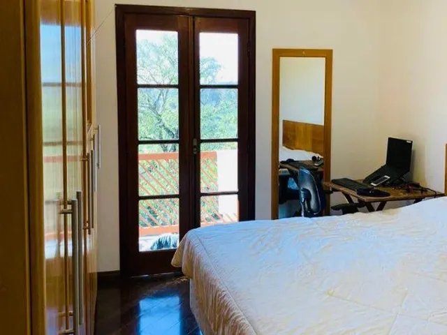 Imagem 10: Ótima Casa em Condomínio Fechado, Conservação Impecável, Bem Localizada, Distante