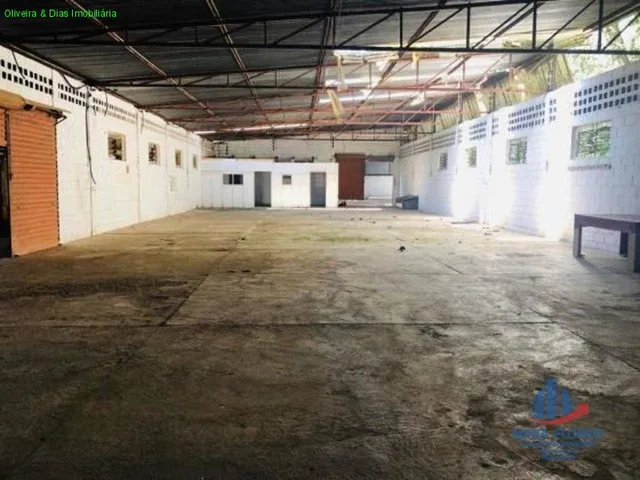 Imagem: Galpão Antigo em Alvenaria a 100 Metros