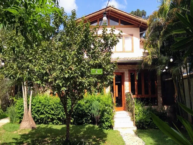Imagem: Linda Casa com 400 M² de Área Construída
