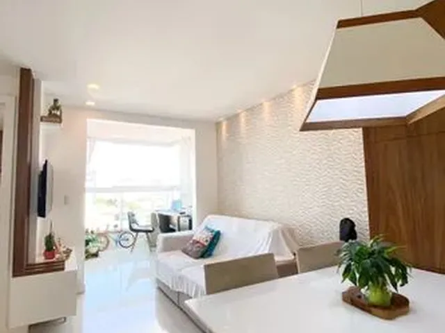 Imagem: O apartamento possui 2 Dormitórios, 1 Suíte, 2 Banheiros,