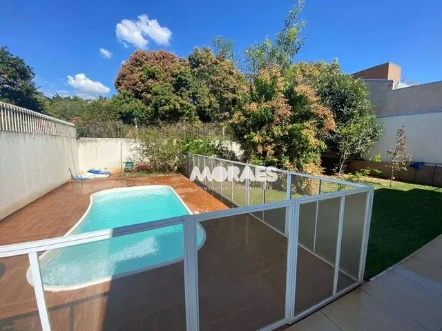 Imagem: Casa com 3 Suítes À Venda, 180 M² por