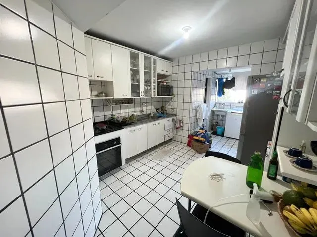Imagem 2: Próx Nassau!! Alugo Apt 2Qts + Dependência. 78M. 2 Elevadores. R$2.200, C/Tacas Inclusas