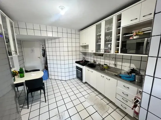 Imagem 6: Próx Nassau!! Alugo Apt 2Qts + Dependência. 78M. 2 Elevadores. R$2.200, C/Tacas Inclusas