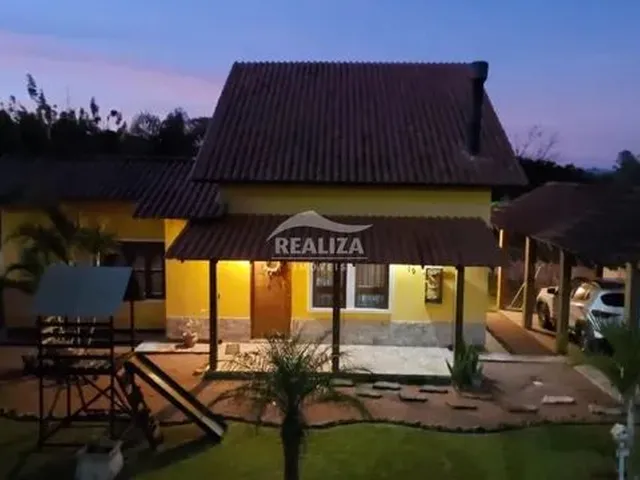 Imagem: A casa em condomínio possui 3 Dormitórios, 1 Suíte, 2