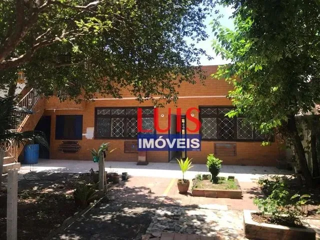 Imagem: Excelente Casa com 4 Dormitórios À Venda