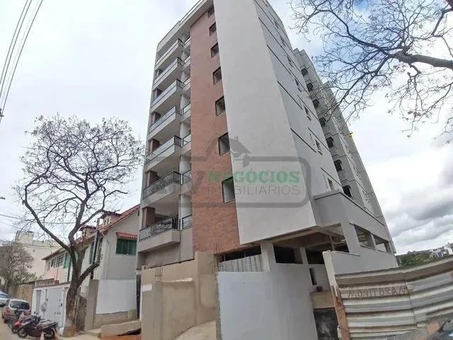 Imagem 1: )(- Bairro Granbery - Excelente Apartamento de Alto Padrão com 3 Quartos e Varanda