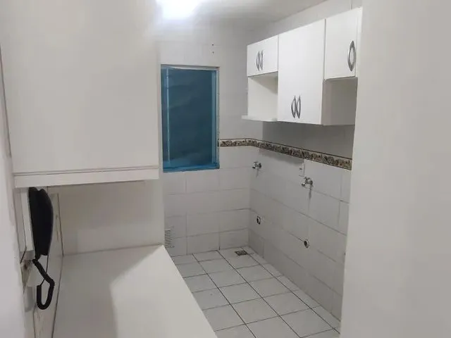 Imagem 2: Aluguel de Apartamento com 2 Dormitórios e Vaga de Garagem
