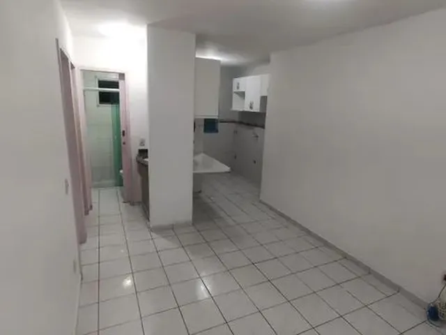 Imagem 4: Aluguel de Apartamento com 2 Dormitórios e Vaga de Garagem