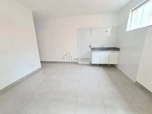 Imagem: Casa com 2 Quartos para Alugar no Prado