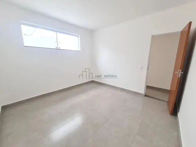 Imagem 3: Casa com 2 Quartos para Alugar no Prado
