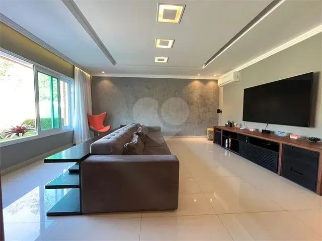 Imagem: Belíssima Casa em Condomínio Alto Padrão