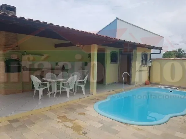 Imagem: A casa possui 3 Dormitórios, 1 Suíte, 3 Banheiros, 2
