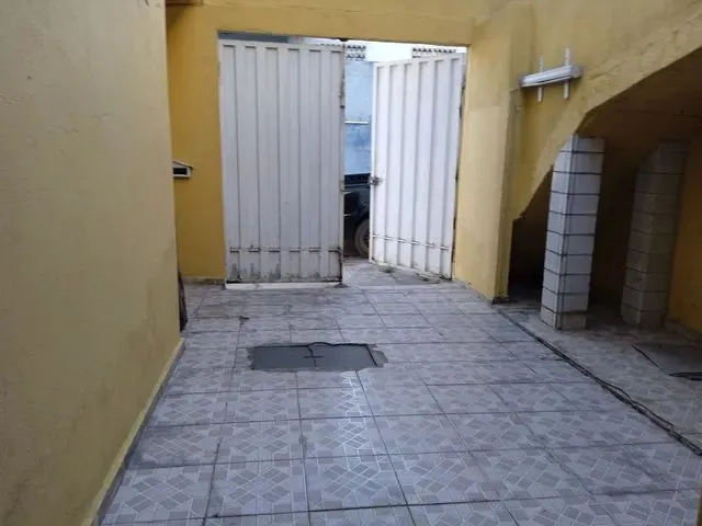 Imagem: Alugo Casa com 2 Quartos com Garagem