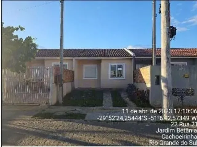 Imagem: A casa possui 2 Dormitórios, 1 Banheiro, 1 Vaga na