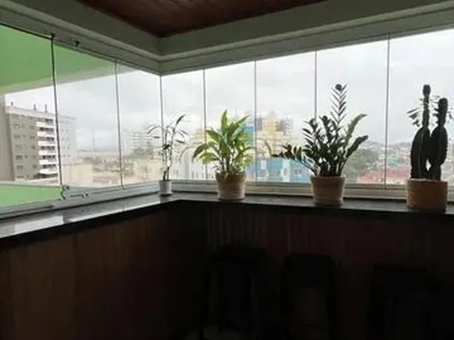 Imagem 2: Apartamento para Venda em Florianópolis, Coloninha, 2 Dormitórios, 1 Suíte, 1