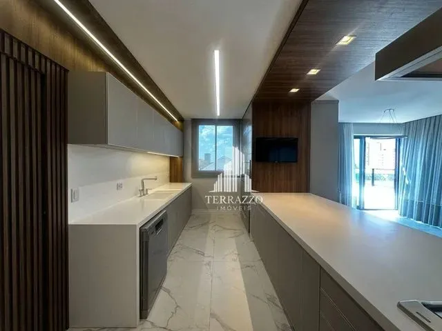 Imagem 4: Apartamento com 4 Dormitórios À Venda, 251 M² por R$ 2.790.000,00 - Centro - São