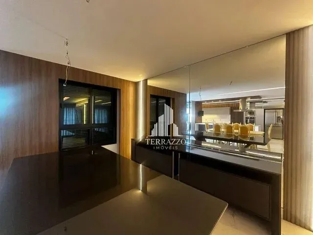 Imagem 6: Apartamento com 4 Dormitórios À Venda, 251 M² por R$ 2.790.000,00 - Centro - São