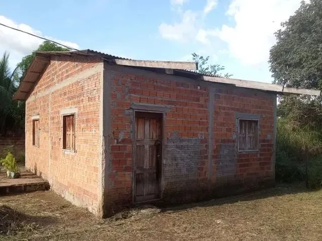 Imagem: A casa possui 1 Dormitório, 1 Banheiro e está localizado