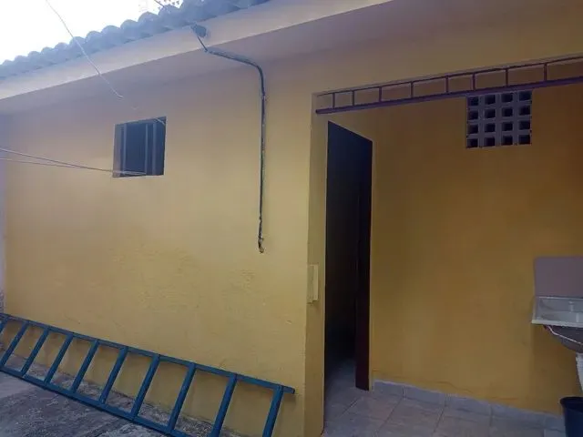 Imagem 1: Aluga-Se Quarto Quarto com aluguel por R$350 /mês