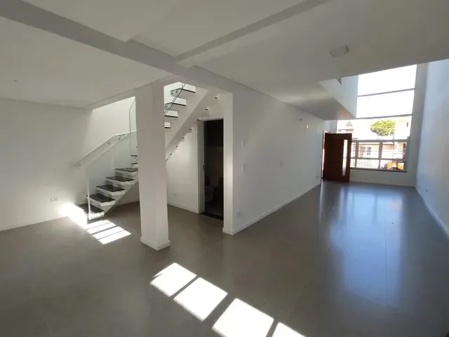 Imagem 8: Lindo Sobrado no Bairro Capão da Imbuia