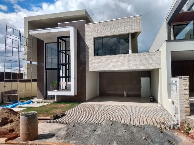 Imagem: A casa em condomínio possui 3 Dormitórios, 3 Suítes, 4