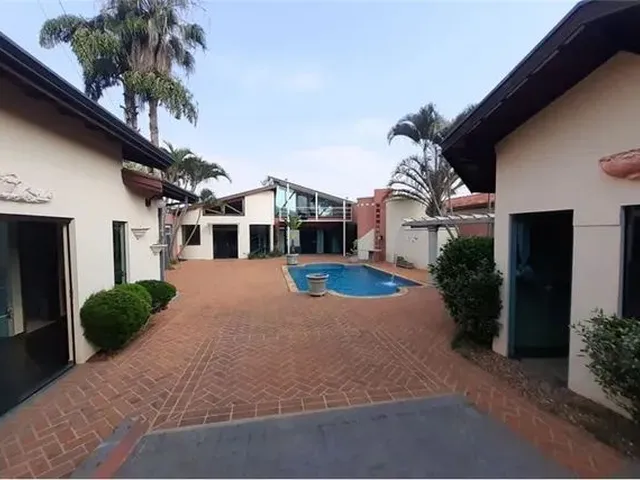 Imagem 9: Casa para Alugar em Recanto Azul de 250.00M² com 3 Quartos e 4 Garagens