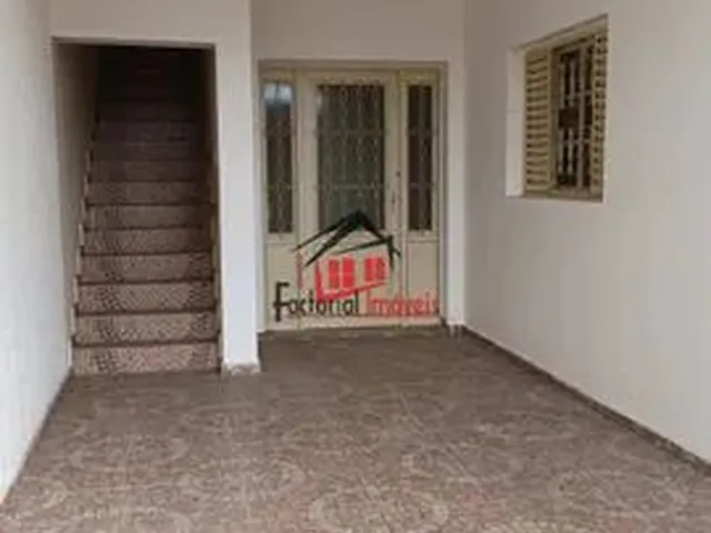 Imagem: Casa Individual de Dois Quartos no Bairro