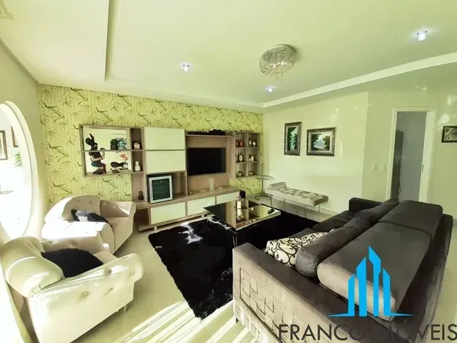 Imagem 7: Cobertura para Venda Possui 275 Metros Quadrados com 4 Quartos em Centro - Guarapari - Es