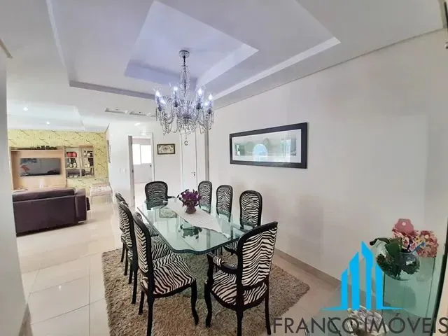 Imagem 8: Cobertura para Venda Possui 275 Metros Quadrados com 4 Quartos em Centro - Guarapari - Es