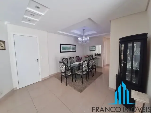 Imagem 4: Cobertura para Venda Possui 275 Metros Quadrados com 4 Quartos em Centro - Guarapari - Es