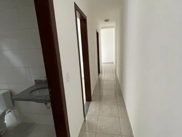 Imagem 9: Casa para Venda Possui 78M² com 3 Quartos Sendo 1 Suíte Perto do Shopping Bosque Dos