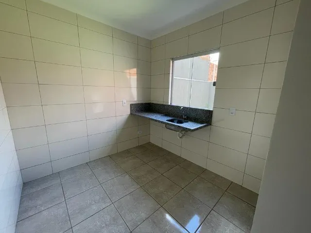 Imagem 4: Casa para Venda Possui 78M² com 3 Quartos Sendo 1 Suíte Perto do Shopping Bosque Dos