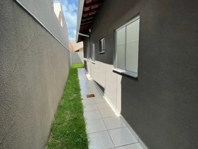 Imagem 6: Casa para Venda Possui 78M² com 3 Quartos Sendo 1 Suíte Perto do Shopping Bosque Dos
