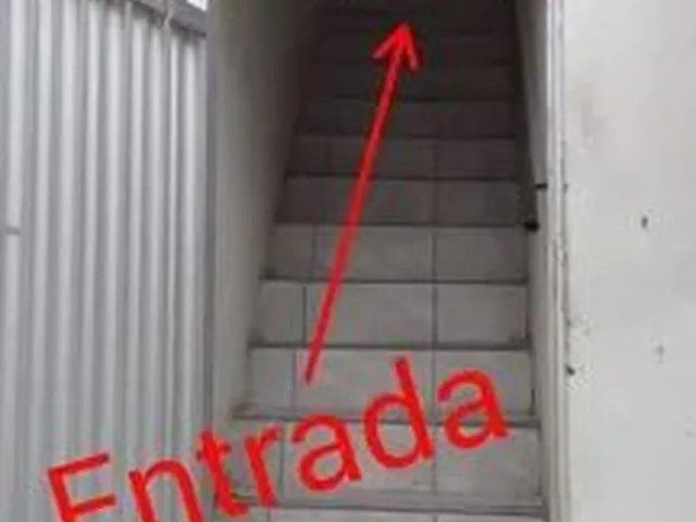 Imagem: A casa possui 1 Dormitório, 1 Banheiro e está localizado